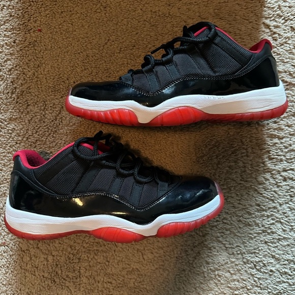 Jordan 11 low - Picture 2 of 6